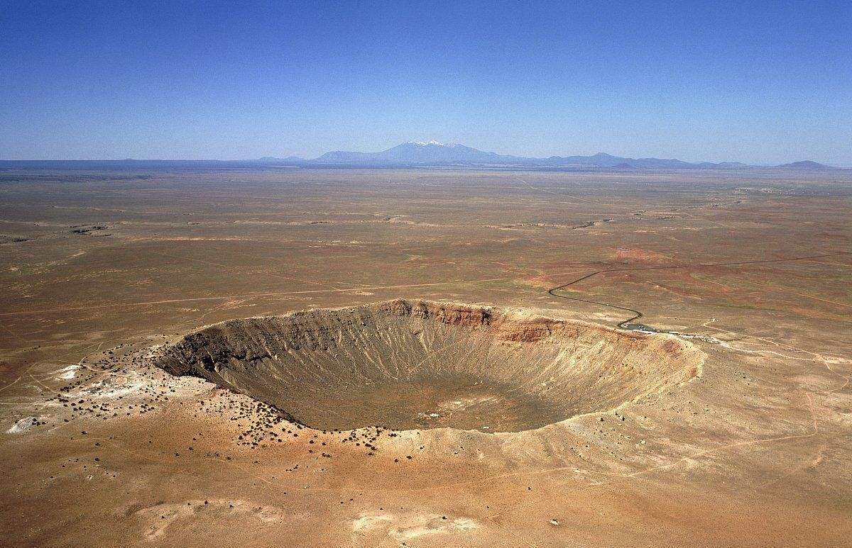 世界上最大的陨石坑在哪儿（地球上最大陨石坑的形成时间）-第6张图片