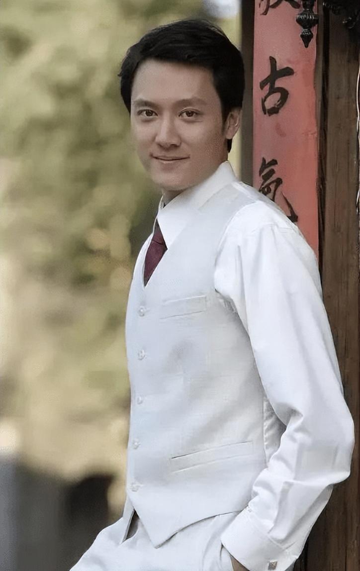 冯绍峰个人简历资料(冯绍峰个人简历资料身高)-第29张图片