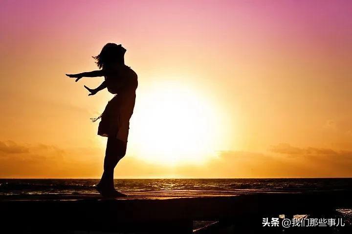 女人有钱没钱一看便知（什么样的女人一看就知道有钱）-第1张图片