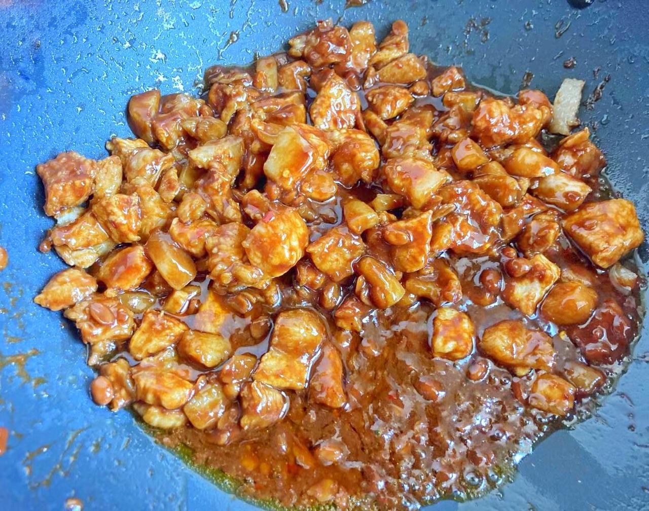炸酱面怎么做好吃,炸酱面配什么菜一起吃-第7张图片 炸酱面怎么做好吃,炸酱面配什么菜一起吃-第7张图片