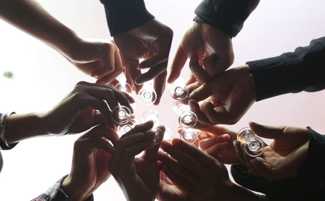高铁可以带酒吗(火车高铁动车带酒5大规定)-第1张图片 高铁可以带酒吗(火车高铁动车带酒5大规定)-第1张图片