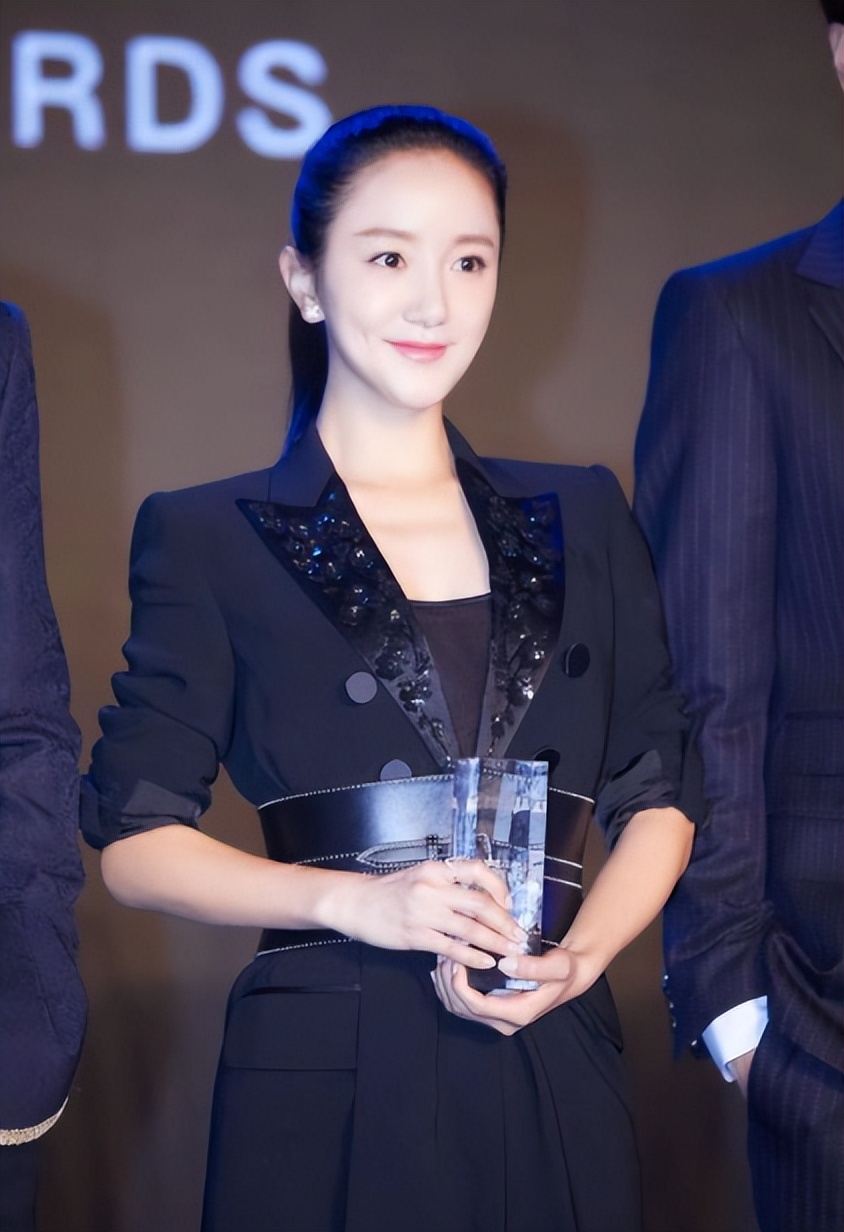 李倩个人资料简介(被点了美人痣)-第31张图片 李倩个人资料简介(被点了美人痣)-第31张图片