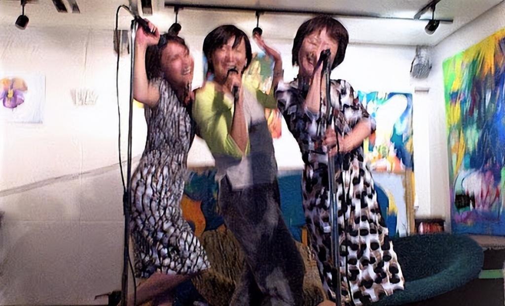 安倍昭惠遭遇车祸:逛夜店、酗酒、追星,日本前第一夫人是个狠人-第9张图片 安倍昭惠遭遇车祸:逛夜店、酗酒、追星,日本前第一夫人是个狠人-第9张图片