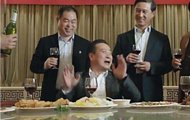 恬不知耻!山东领导参加下属婚礼,只随了200元,却豪饮了3瓶茅台-第23张图片 恬不知耻!山东领导参加下属婚礼,只随了200元,却豪饮了3瓶茅台-第23张图片