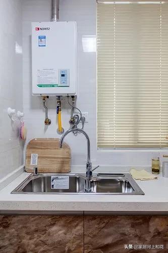 厨房和卫生间能用一个热水器吗（同时使用燃气热水器可以吗）-第2张图片