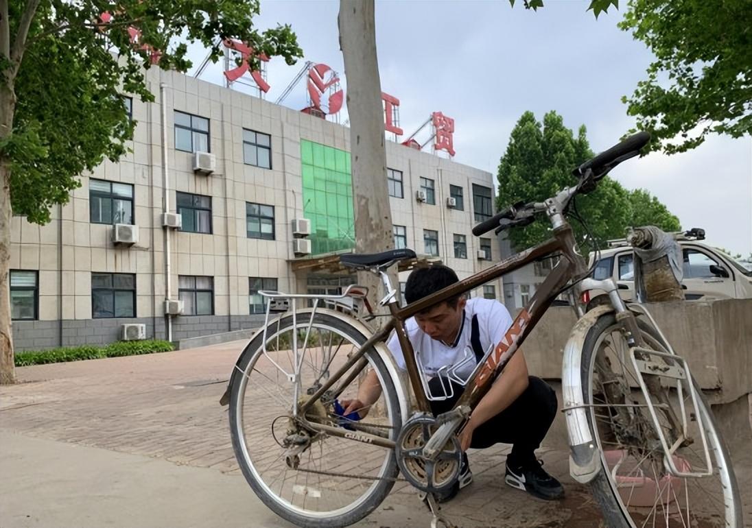 6年前,山东小伙为护母亲刺死辱母者,如今出狱2年,爱情事业双收-第15张图片 6年前,山东小伙为护母亲刺死辱母者,如今出狱2年,爱情事业双收-第15张图片