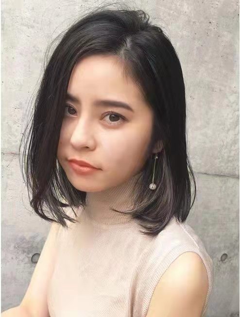 圆脸适合哪种锁骨发(想留长，圆脸，能不能介绍一些不用很打理散着也好看的发型)-第8张图片