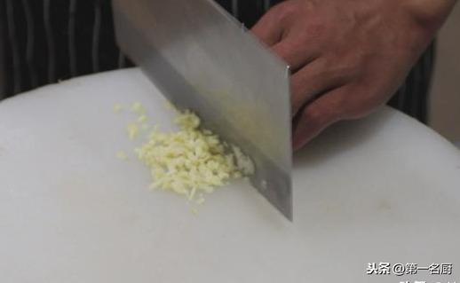 槐花的吃法与做法(槐花的吃法与做法蒸槐花)-第8张图片 槐花的吃法与做法(槐花的吃法与做法蒸槐花)-第8张图片