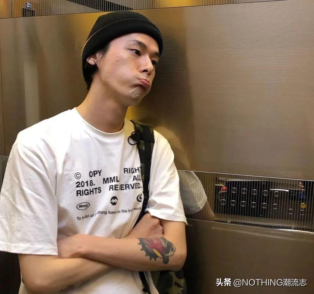 韩国潮流服饰品牌(男士潮流服饰品牌排行榜)-第23张图片 韩国潮流服饰品牌(男士潮流服饰品牌排行榜)-第23张图片