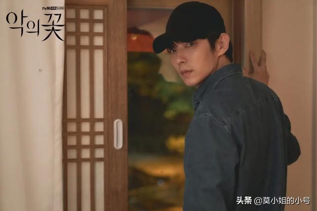 韩国推理剧排行榜前十名(韩国电影悬疑推理剧前10名)-第19张图片 韩国推理剧排行榜前十名(韩国电影悬疑推理剧前10名)-第19张图片
