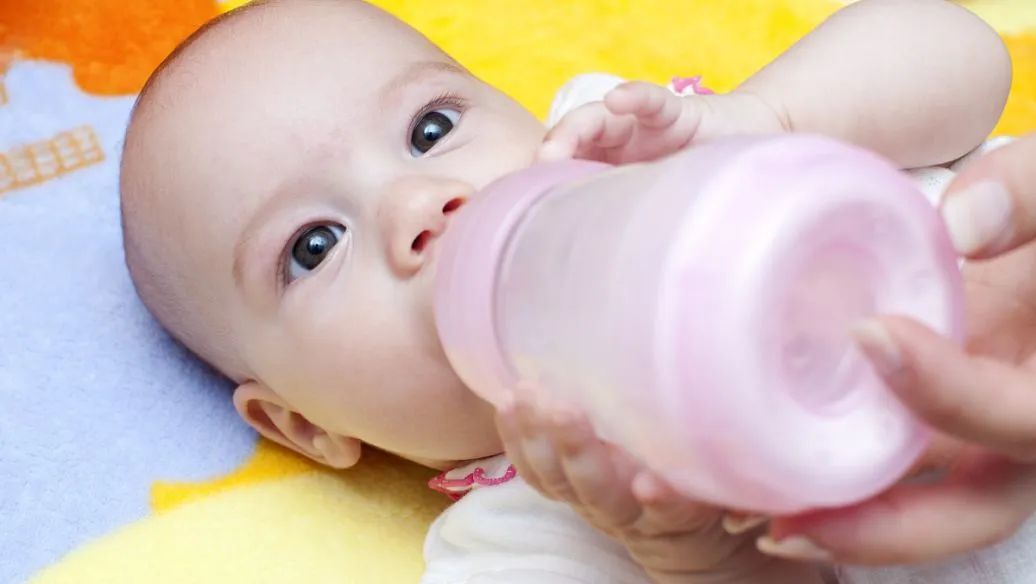 宝宝拉肚子吃什么奶粉(哪种腹泻奶粉好一点)-第1张图片