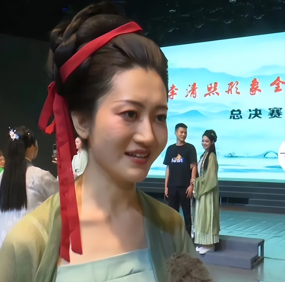 山东海选李清照被质疑太丰满(网友质疑李清照形象)-第1张图片 山东海选李清照被质疑太丰满(网友质疑李清照形象)-第1张图片