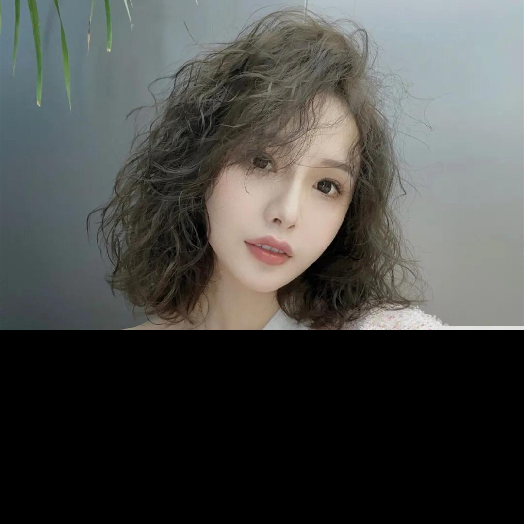 短头发烫什么卷发好看（四种适合短发女生烫发的发型）-第2张图片