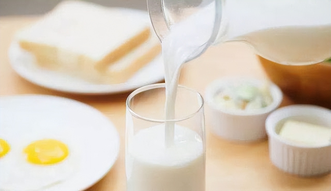 中医反对喝牛奶(为什么中医不建议喝牛奶？每天喝一杯牛奶，身体会有什么变化)-第3张图片