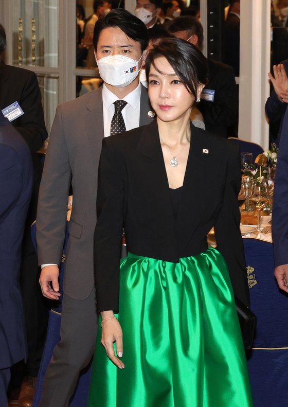 韩国唯一得善终的总统,韩国总统夫人黑历史-第3张图片 韩国唯一得善终的总统,韩国总统夫人黑历史-第3张图片