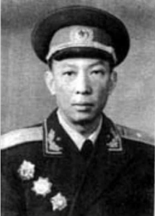 1937年，周恩来在延安遇刺，11名警卫壮烈牺牲，到底谁如此大胆？-第13张图片