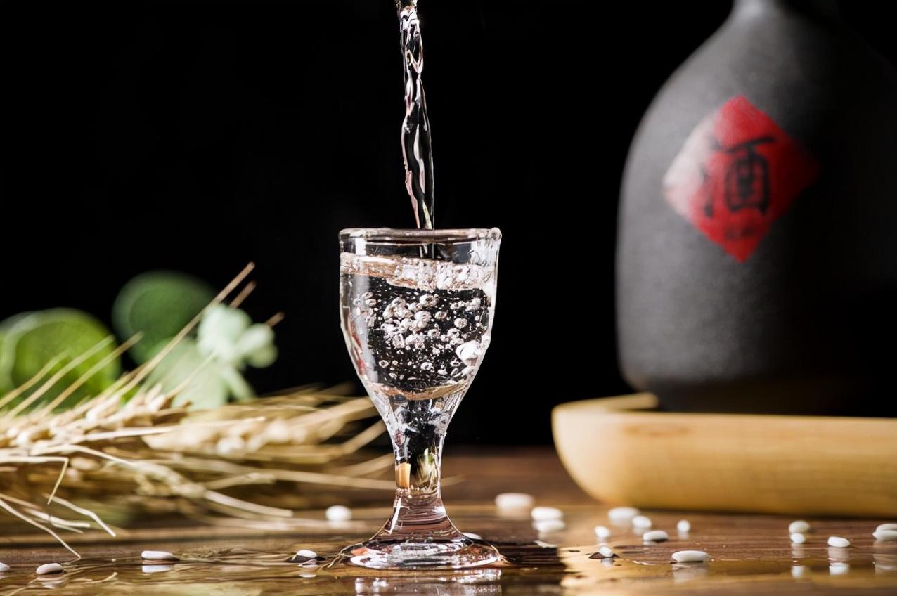 高铁可以带酒吗(火车高铁动车带酒5大规定)-第5张图片 高铁可以带酒吗(火车高铁动车带酒5大规定)-第5张图片