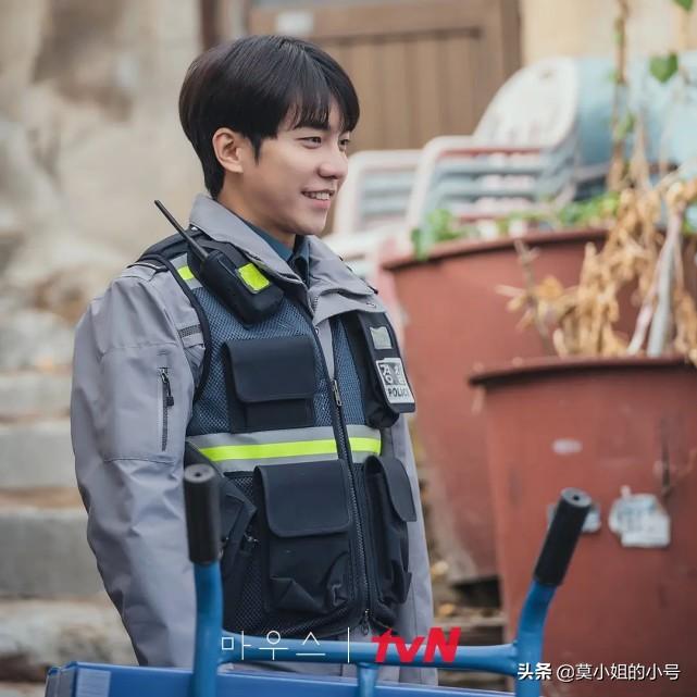 韩国推理剧排行榜前十名(韩国电影悬疑推理剧前10名)-第16张图片 韩国推理剧排行榜前十名(韩国电影悬疑推理剧前10名)-第16张图片