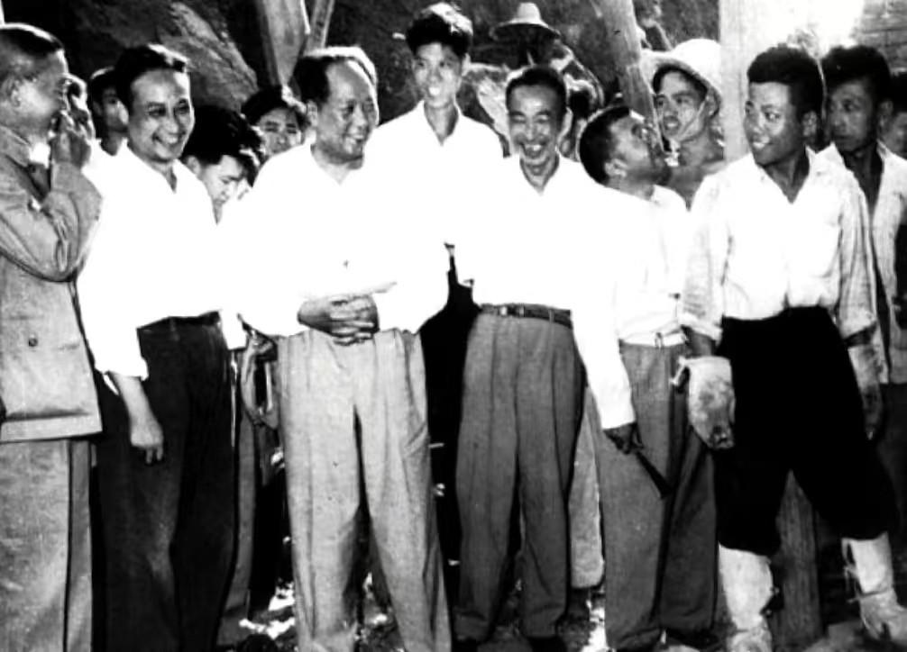 55年毛主席接见山东一地委副书记,得知职务后问:你有没有贪污过-第5张图片 55年毛主席接见山东一地委副书记,得知职务后问:你有没有贪污过-第5张图片