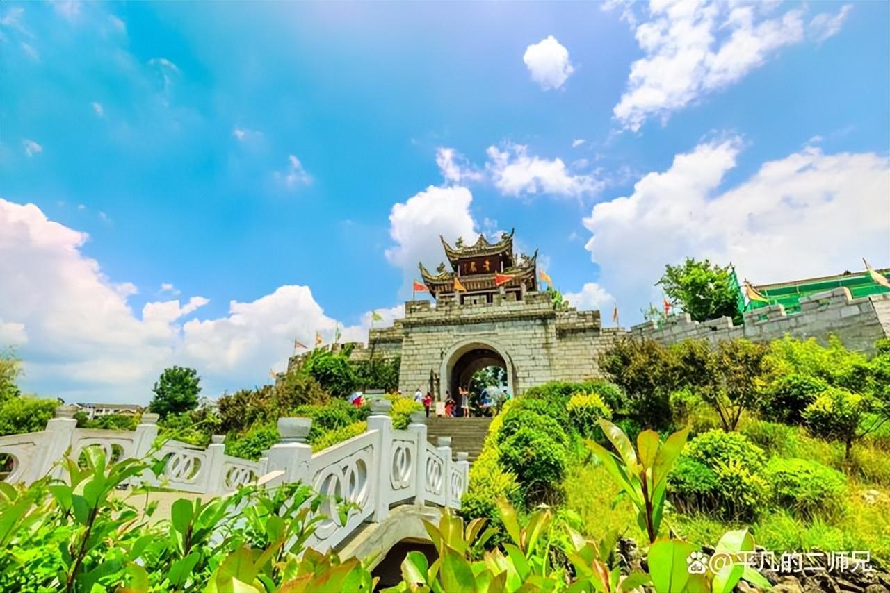贵阳十大旅游景点推荐(贵阳周边旅游景点大全,一日游)-第13张图片 贵阳十大旅游景点推荐(贵阳周边旅游景点大全,一日游)-第13张图片