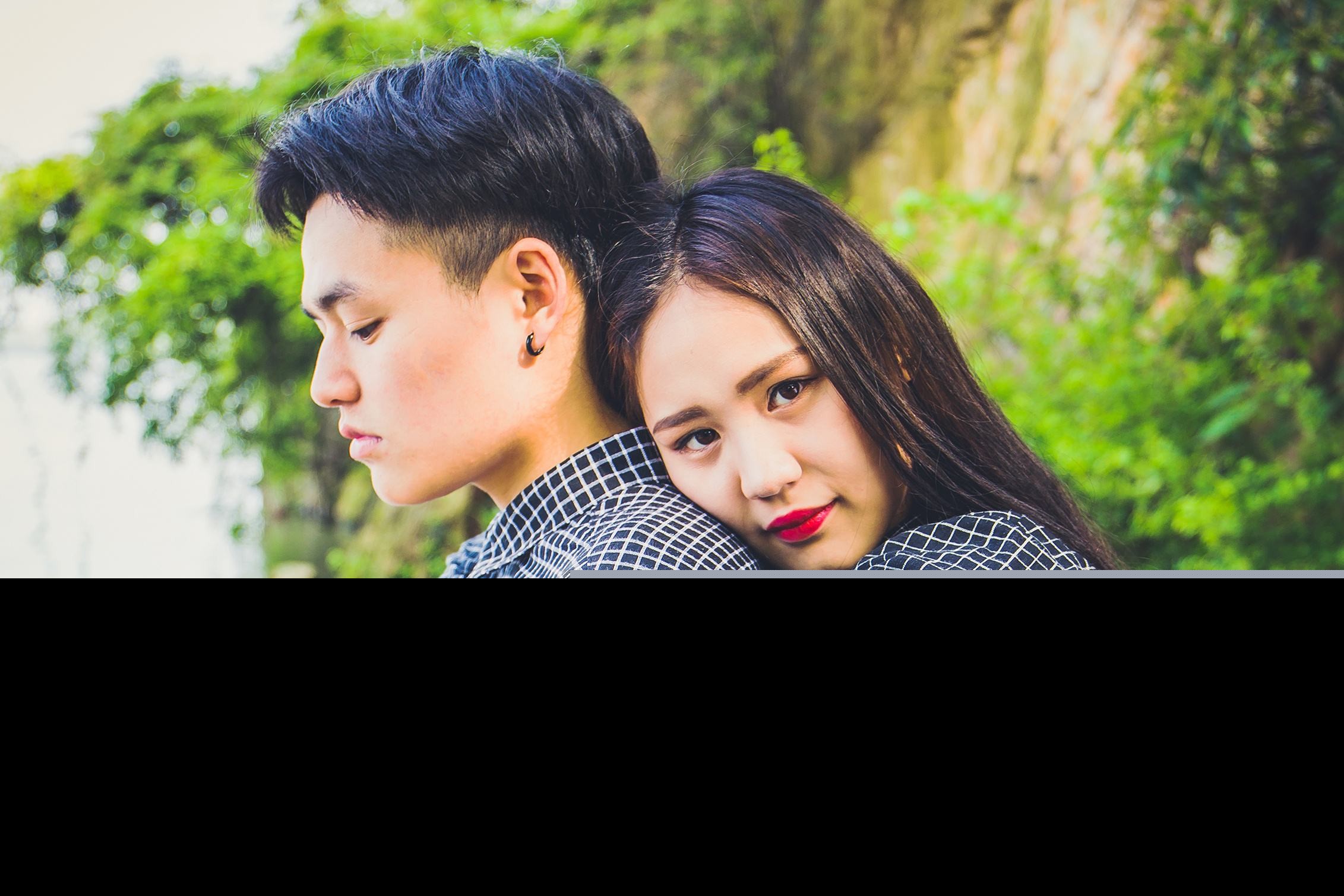 男闺蜜可以牵手拥抱吗（男女友谊手牵着手抱抱过分吗）-第4张图片