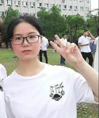 寒门高考脱颖而出的状元,高考状元说寒门难出是哪个高考状元-第4张图片 寒门高考脱颖而出的状元,高考状元说寒门难出是哪个高考状元-第4张图片