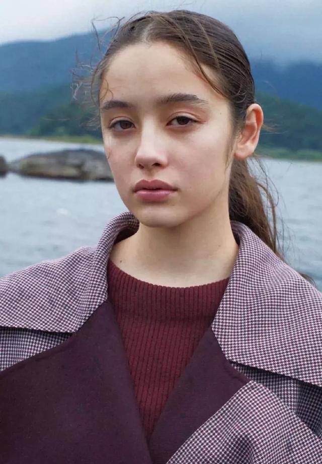 厌世少女脸是什么脸型（网络流行的厌世脸有什么特征）-第5张图片