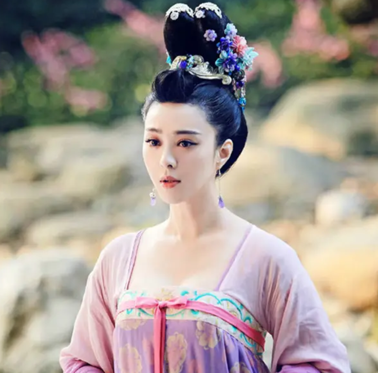 武则天活了多少岁(武则天的死因,太残忍了)-第2张图片 武则天活了多少岁(武则天的死因,太残忍了)-第2张图片