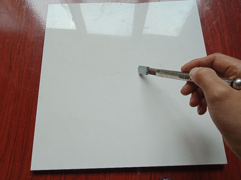 没有切割刀瓷砖简易切割方法（玻璃刀可以切瓷砖吗）-第3张图片