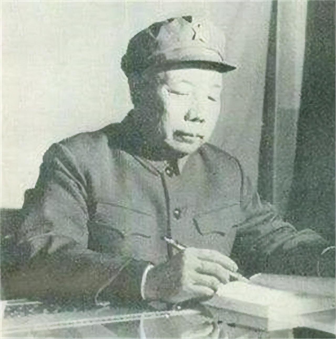 50年肖华刚调到北京,路边瞥见香烟小贩:这不是杀害黄骅的凶手吗-第20张图片 50年肖华刚调到北京,路边瞥见香烟小贩:这不是杀害黄骅的凶手吗-第20张图片