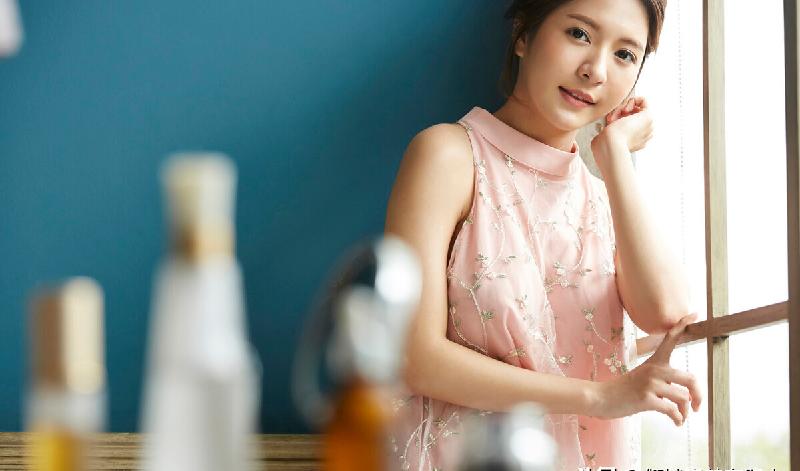 嘴笨的人如何和妹子（怎样和刚认识的女孩子聊天找话题）-第1张图片