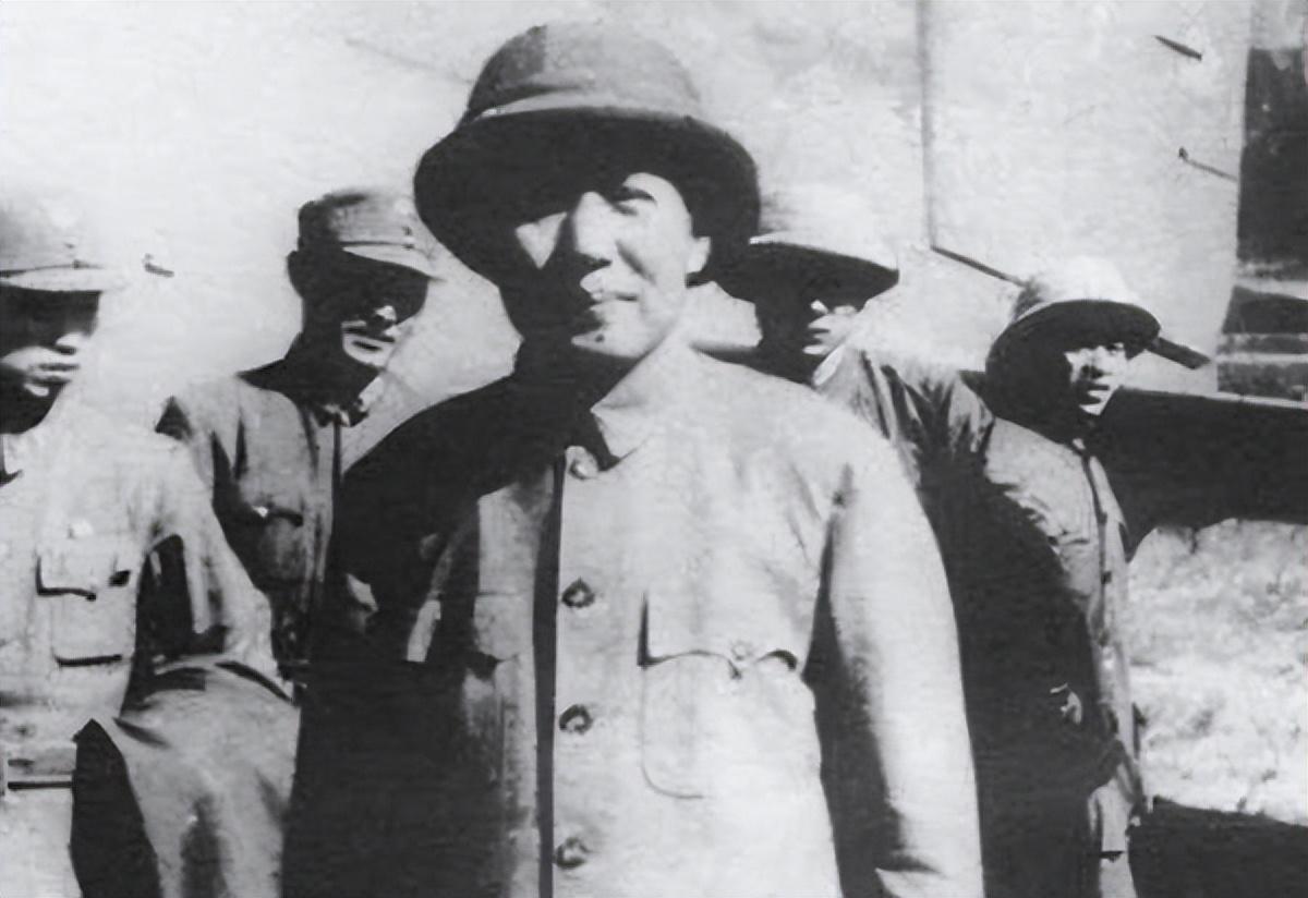 毛主席重庆谈判，中央派“一虎二龙三鼠”保护，戴笠：谁是三叔？-第3张图片