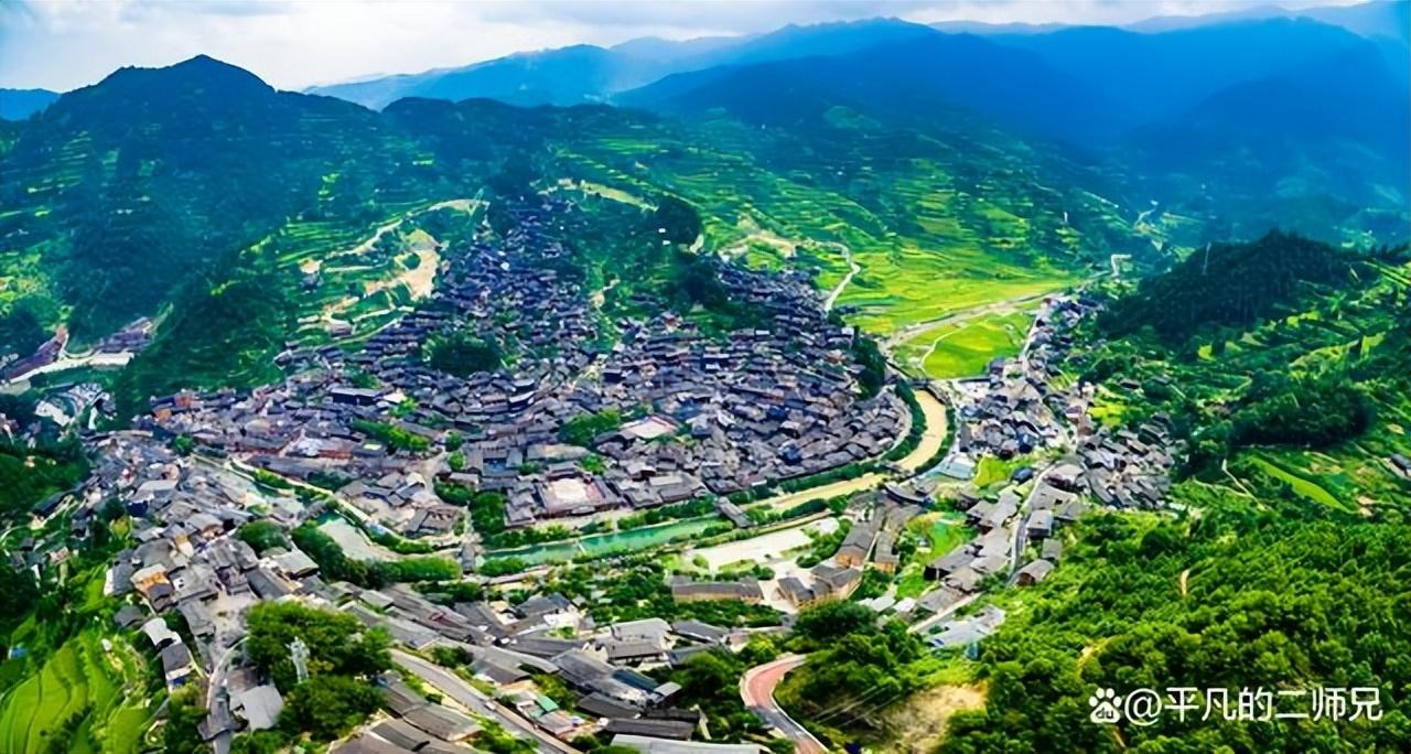 贵阳十大旅游景点推荐(贵阳周边旅游景点大全,一日游)-第1张图片 贵阳十大旅游景点推荐(贵阳周边旅游景点大全,一日游)-第1张图片