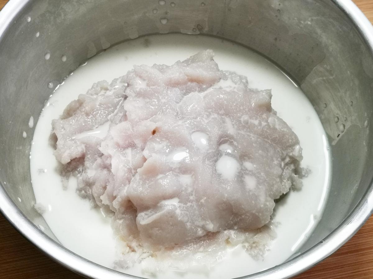 一斤鱼肉放多少淀粉做鱼丸（500克鱼肉搭配多少淀粉）-第4张图片