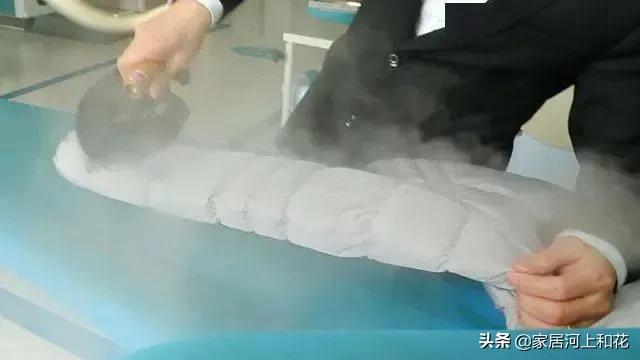 在家清洗羽绒服的最好方法（自己洗羽绒服更干净的小妙招）-第8张图片