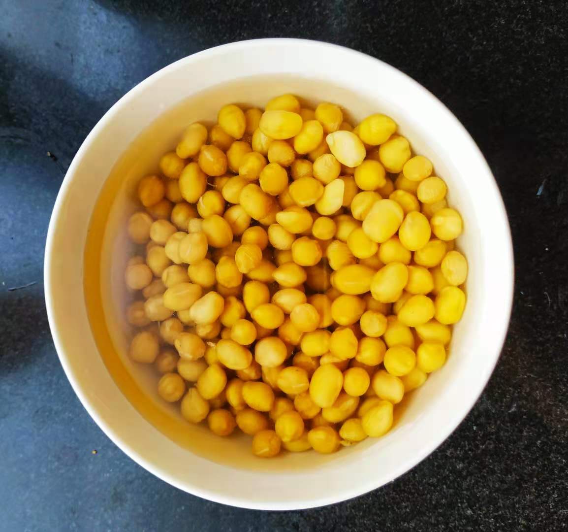 一斤黄豆能做几斤豆浆（如何用黄豆做出好喝丝滑的豆浆）-第2张图片