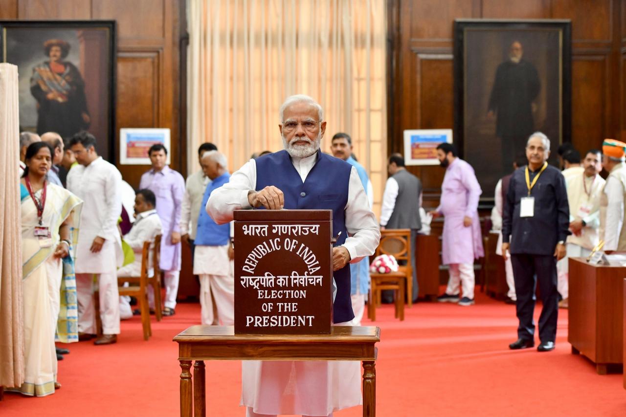 莫尔穆当选印度第15任总统（莫尔穆个人资料）-第2张图片
