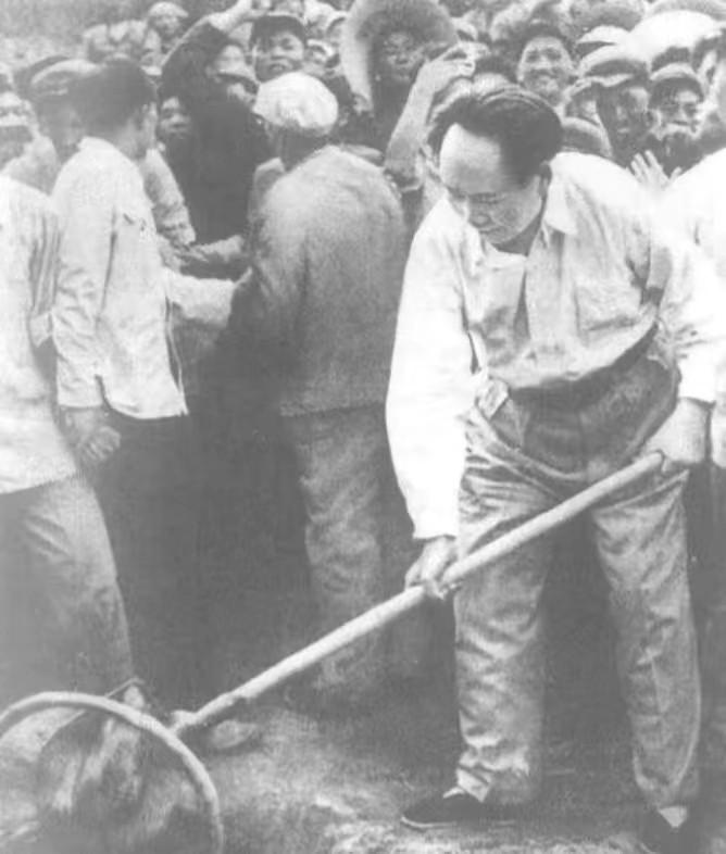 55年毛主席接见山东一地委副书记,得知职务后问:你有没有贪污过-第3张图片 55年毛主席接见山东一地委副书记,得知职务后问:你有没有贪污过-第3张图片