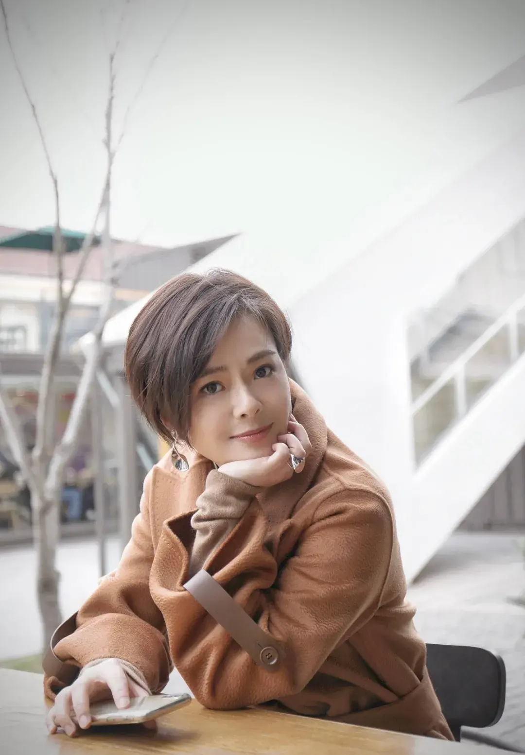 女主持陈辰和程雷分手让观众可惜,与余笛结婚,40多岁被宠成少女-第8张图片 女主持陈辰和程雷分手让观众可惜,与余笛结婚,40多岁被宠成少女-第8张图片