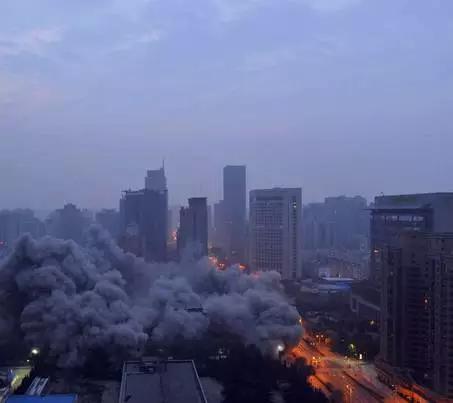 西安大楼为什么爆破(西安金花大楼为什么要爆破)-第7张图片 西安大楼为什么爆破(西安金花大楼为什么要爆破)-第7张图片