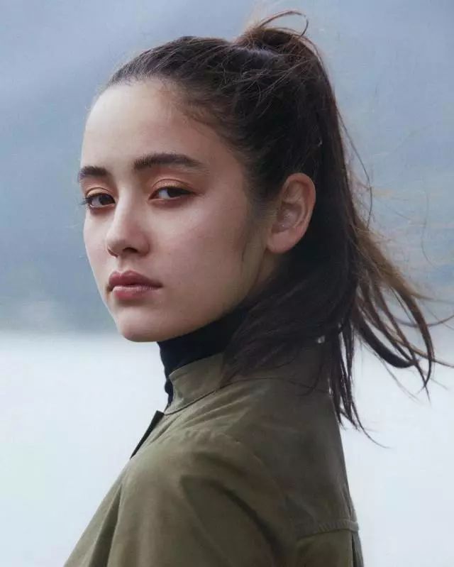 厌世少女脸是什么脸型（网络流行的厌世脸有什么特征）-第4张图片
