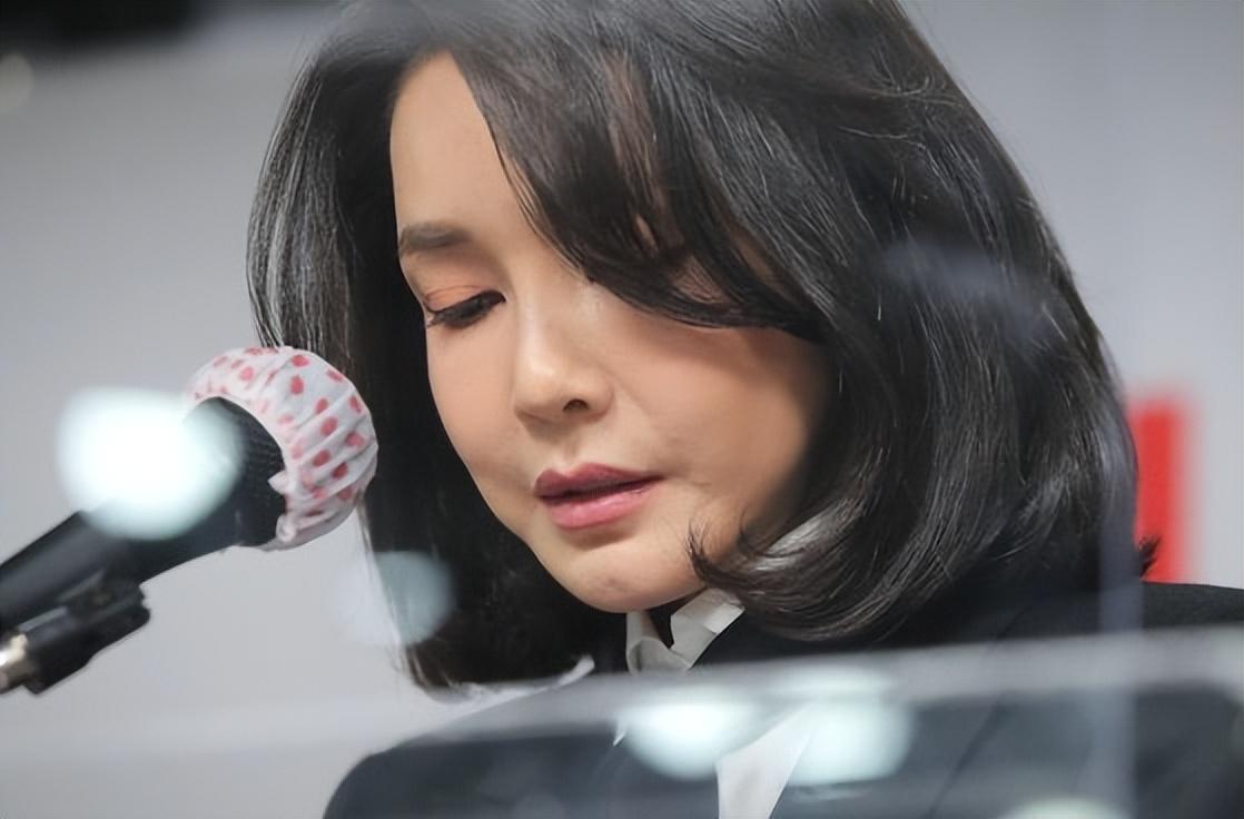 韩国唯一得善终的总统,韩国总统夫人黑历史-第9张图片 韩国唯一得善终的总统,韩国总统夫人黑历史-第9张图片