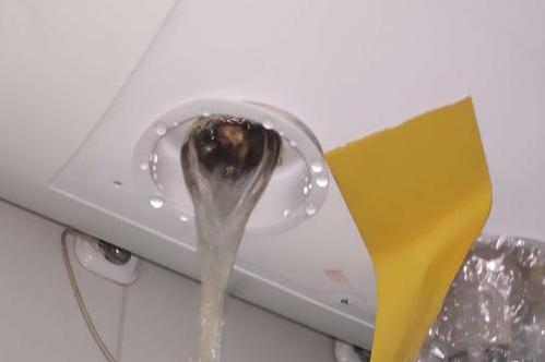 海尔热水器怎么清理水垢（热水器样清理水垢排污后才能干净）-第6张图片
