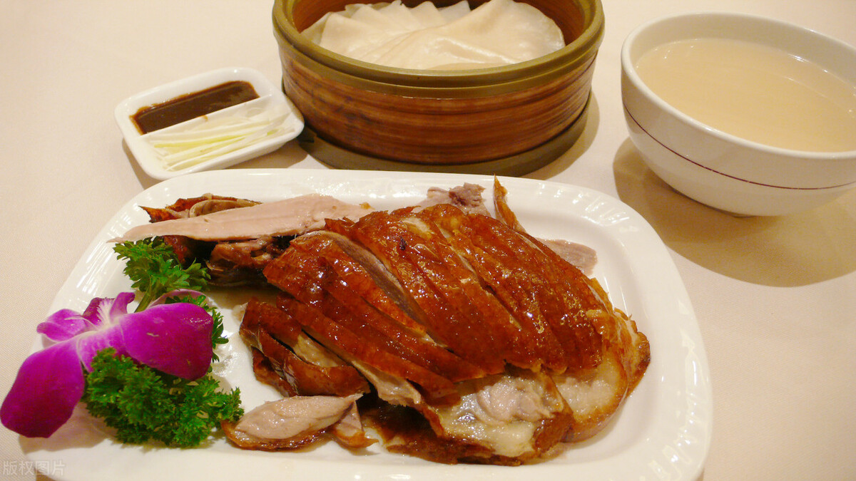 北京烤鸭的由来简介（北京烤鸭来历起源的历史故事）-第2张图片