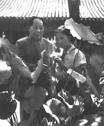 李讷生娃后第一次见爸爸(在毛主席双儿女亲家张文秋家当保姆)-第9张图片