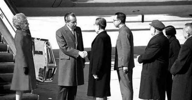 美国总统尼克松访华是哪一年（1971年中美建交尼克松访华发表了什么）-第1张图片