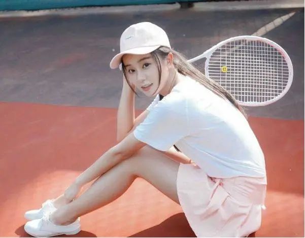 网球为什么要穿小裙子（为什么网球女运动员要穿裙子）-第4张图片