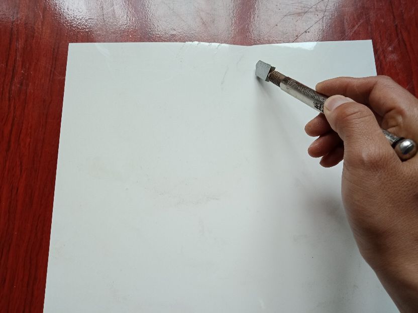没有切割刀瓷砖简易切割方法（玻璃刀可以切瓷砖吗）-第4张图片