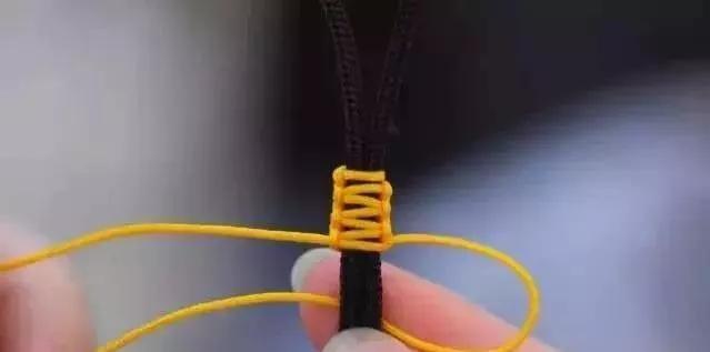 手链的结怎么打才更牢固（手链快速的打结方法有几种）-第11张图片