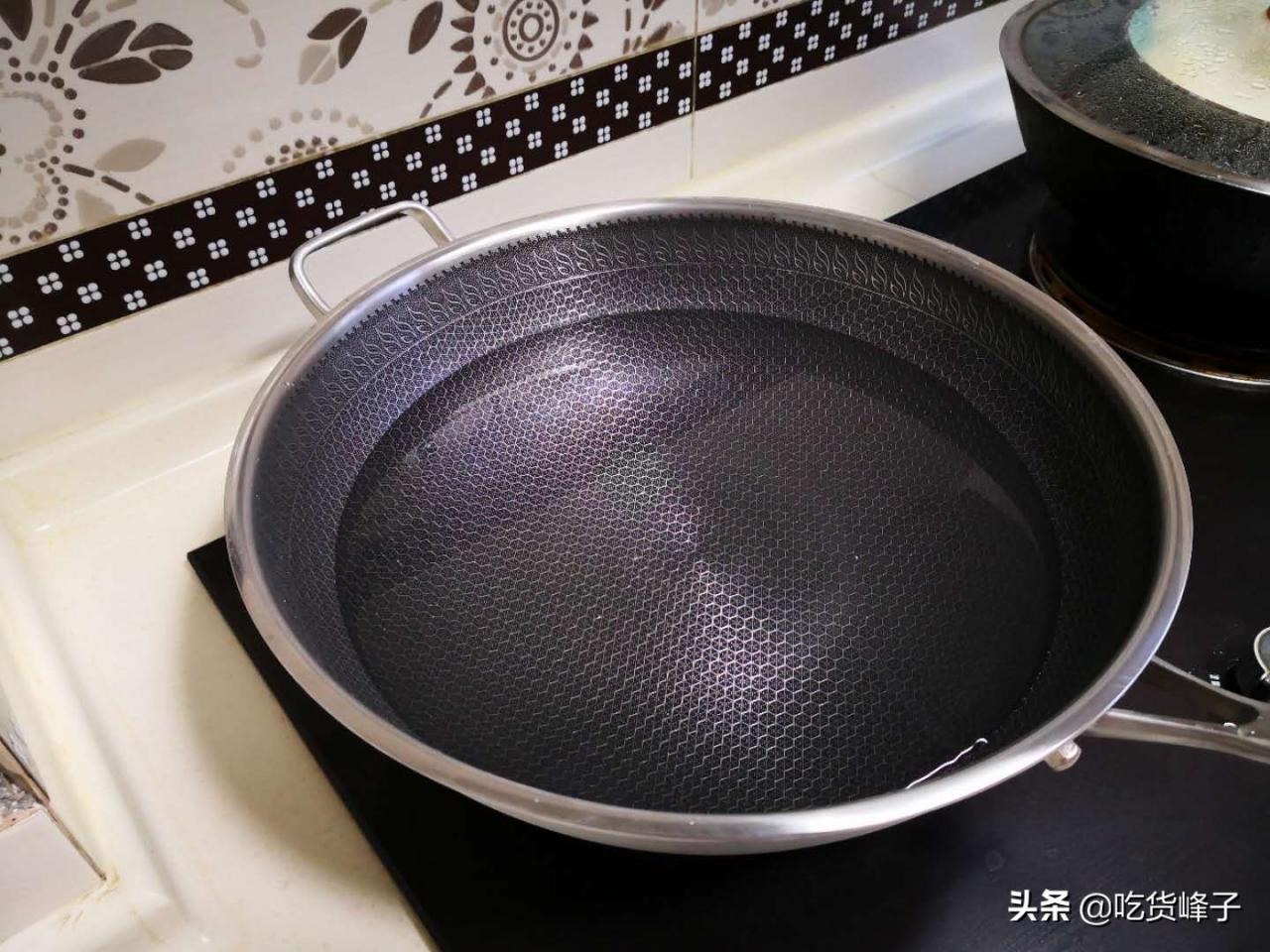 新锅开锅的正确做法（大厨教你正确开锅，新锅寿命长）-第2张图片